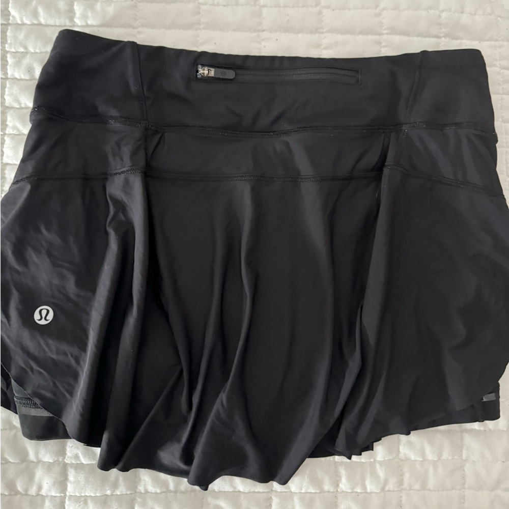 Lululemon skirt size 4